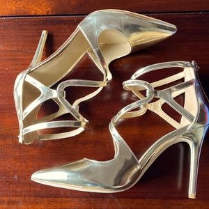 Sexy Gold Heels with zipper entrance.